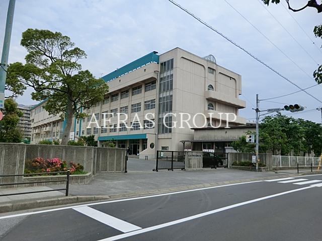 中学校　市川市立南行徳中学校（中学校）まで994m