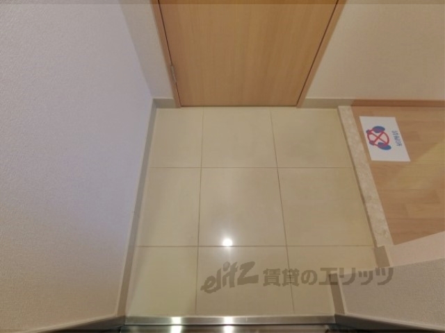 ジョイシティ二条城前の玄関写真