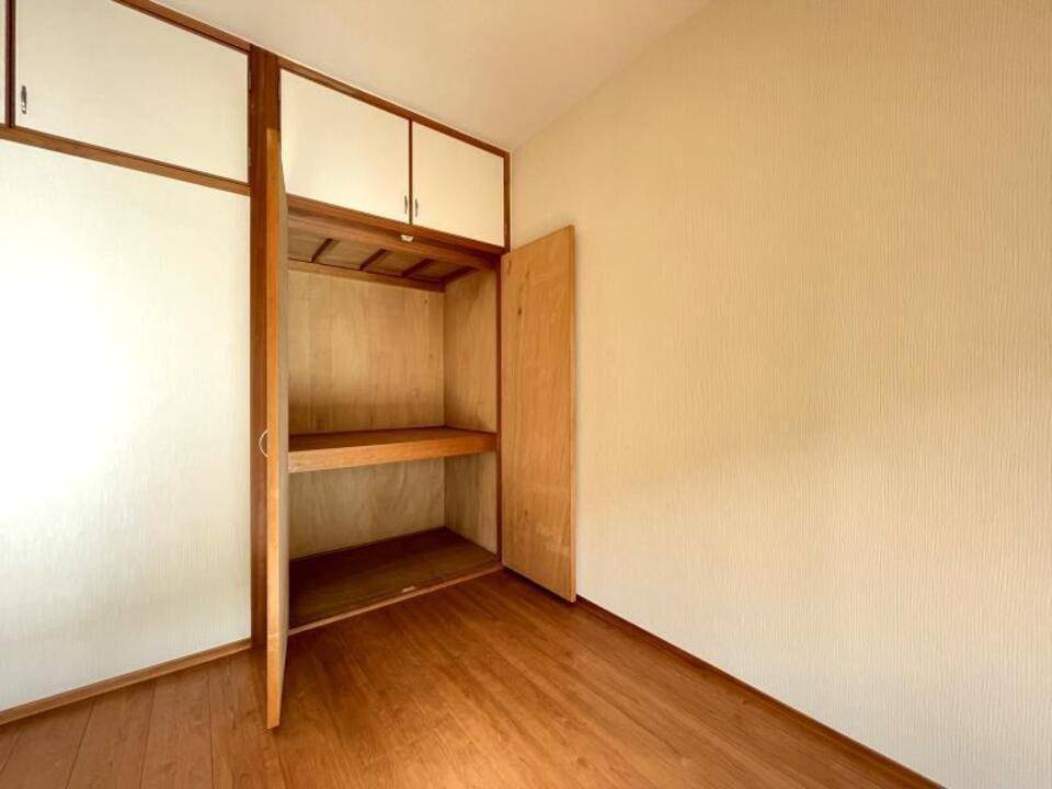 収納　押入れ
