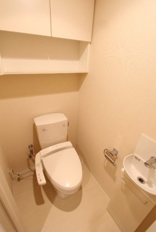 ＪＲ山手線 恵比寿駅 徒歩7分 11階建 築21年のトイレ写真