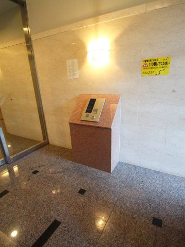 エントランス　清潔なエントランスです