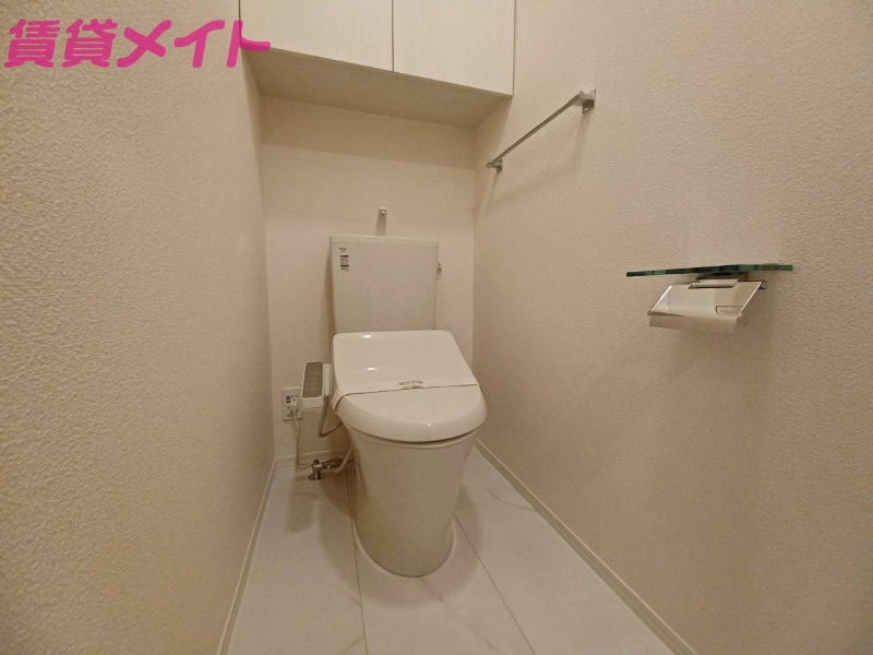 トイレ　同型参考写真