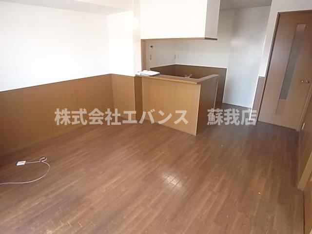 居室・リビング　こちらの居間で趣味の時間をお楽しみください