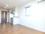 居室・リビング　角部屋で２面に窓があります。