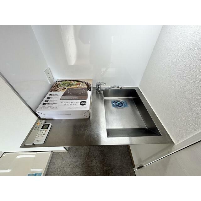 キッチン　卓上IHクッキングヒーターあり/流し台スペース