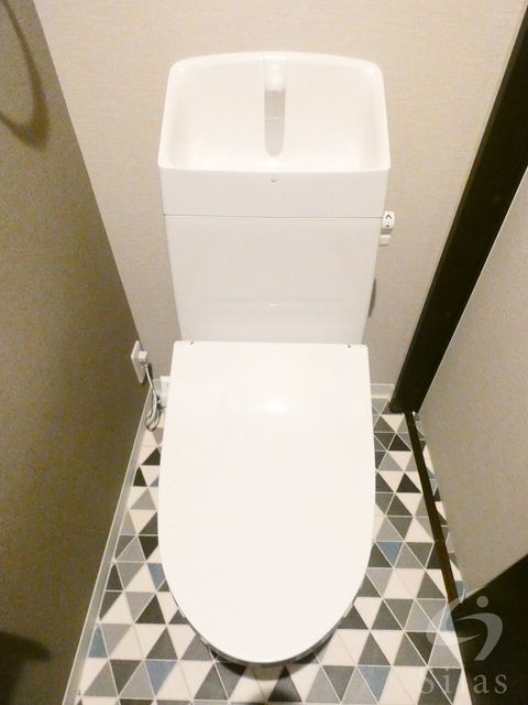 ＪＲ関西本線 平野駅 徒歩8分 3階建 築8年のトイレ写真
