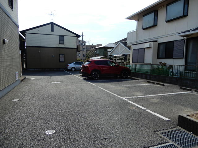 駐車場　★敷地内駐車場★（有料・要空き確認）