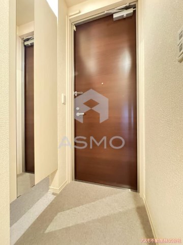 玄関　同マンション別部屋　参考写真