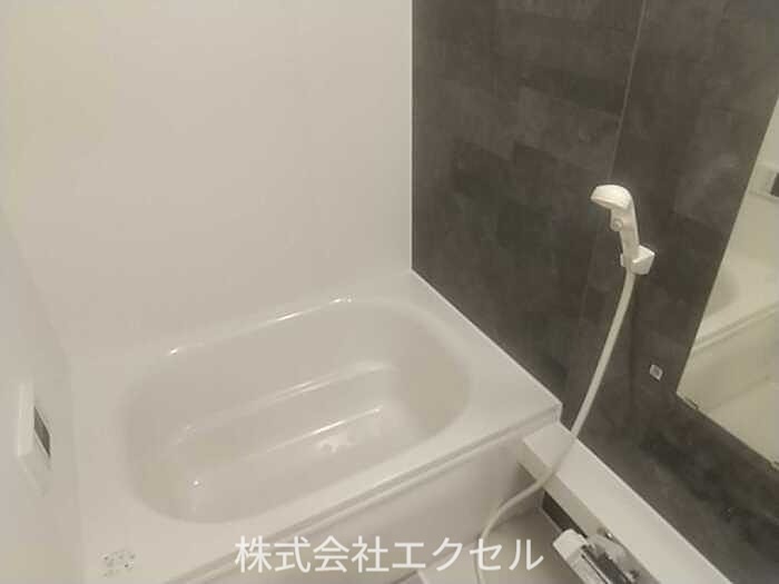 バス・シャワールーム　温水洗浄便座です。