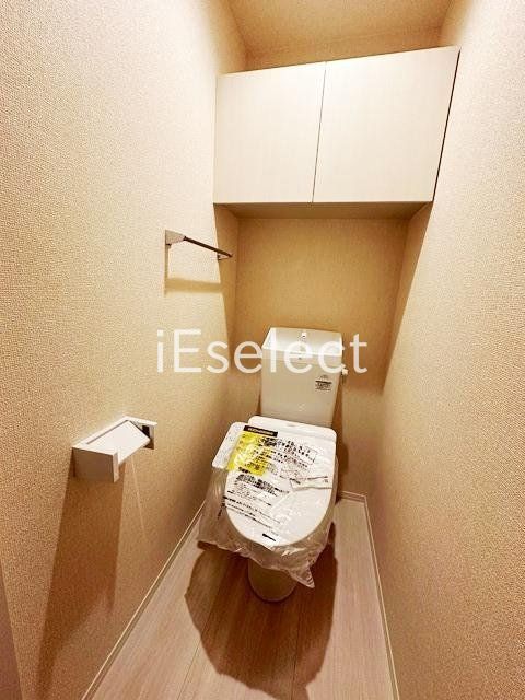 トイレ　温水洗浄便座付きのトイレ