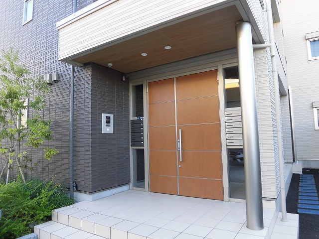 セキュリティ　共用玄関にオートロックあります