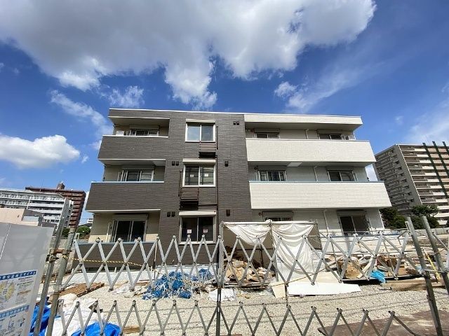 建物外観　建築中