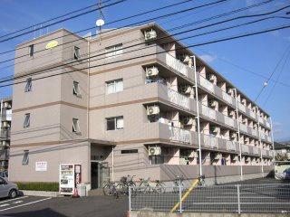 松江市西持田町のマンションの建物外観