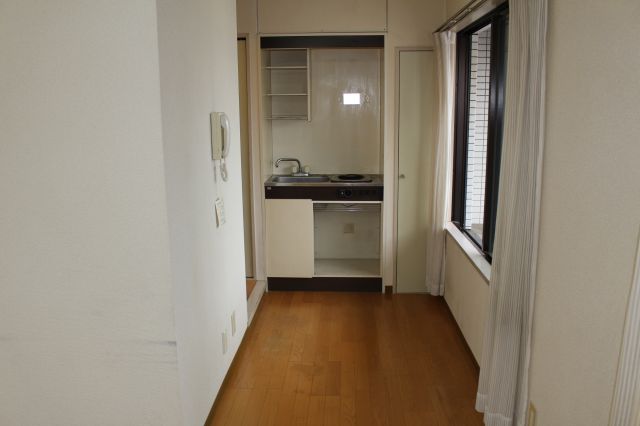 居室・リビング　別号室参考写真