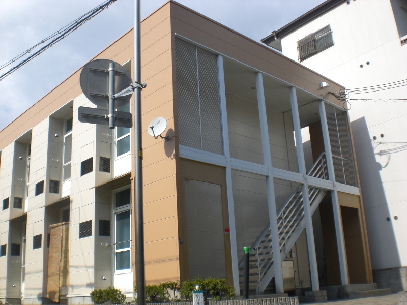 尼崎市額田町のアパートの建物外観