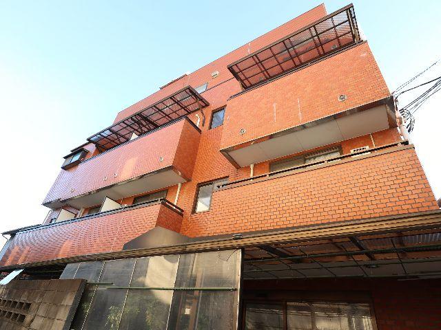 奈良市尼辻中町のマンションの建物外観