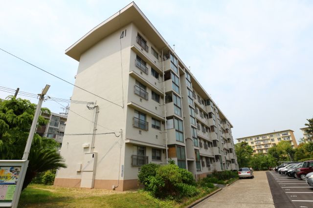 神戸市垂水区狩口台のマンションの建物外観