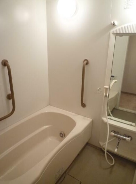 バス・シャワールーム　追い焚きバス