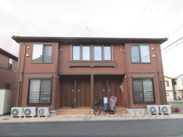 福知山市字正明寺のアパートの建物外観