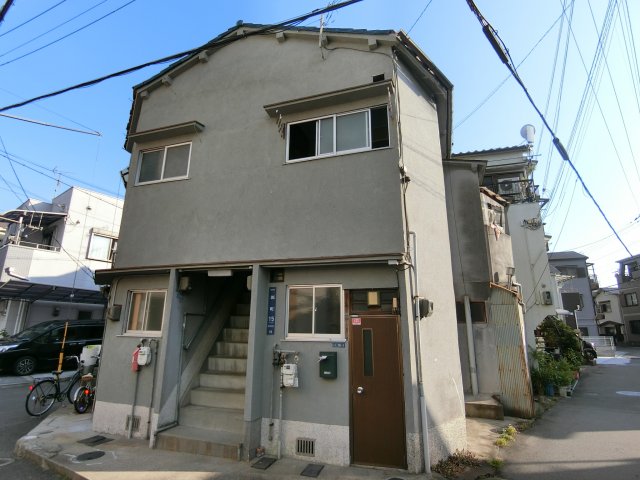 寝屋川市錦町のアパートの建物外観