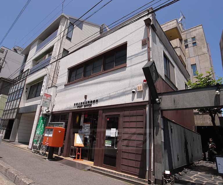 【京都市上京区藁屋町のマンションの郵便局】