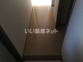 【北九州市小倉南区上石田のアパートの玄関】