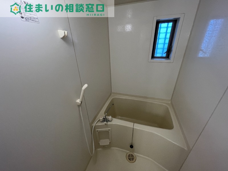 【額田郡幸田町大字大草のアパートのバス・シャワールーム】
