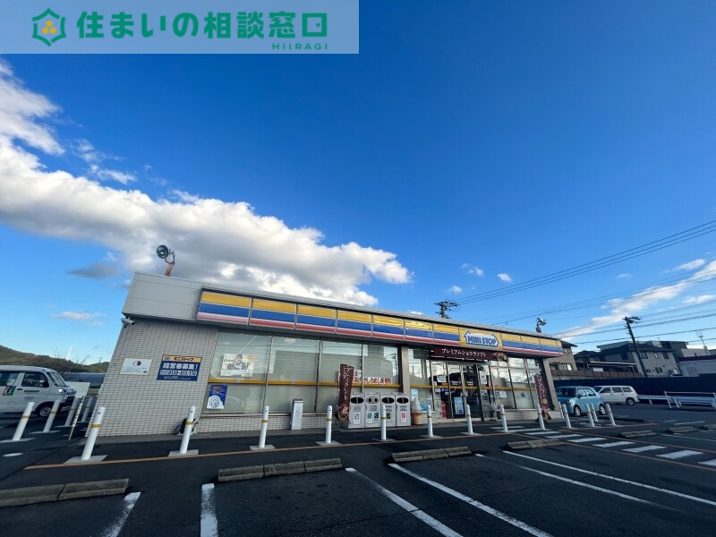 【額田郡幸田町大字大草のアパートのコンビニ】
