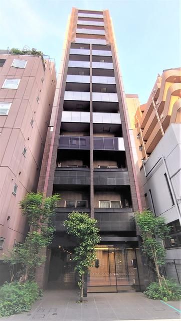 港区麻布十番のマンションの建物外観