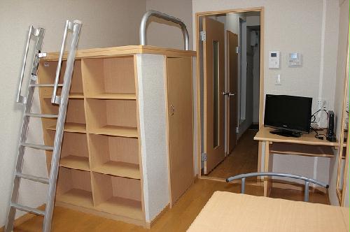 居室・リビング　ベッド・TV付き★