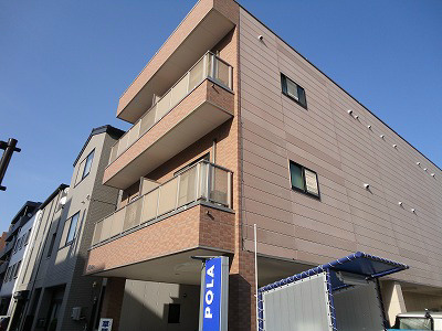 松本市本庄のマンションの建物外観