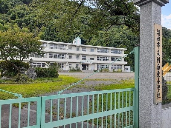 【ブランネージュVIの小学校】