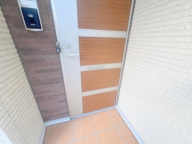 クリスタルガーデン リリーの外観写真