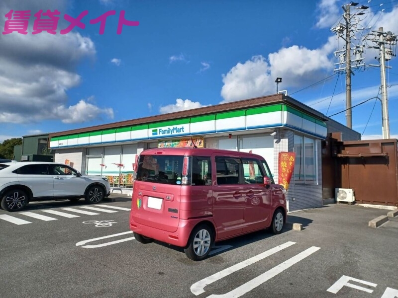 【津市一志町片野のマンションのコンビニ】