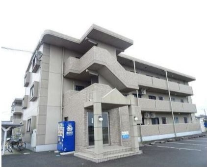 熊本市南区富合町小岩瀬のマンションの建物外観