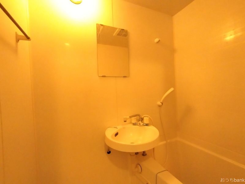 洗面設備　浴室にある洗面台。