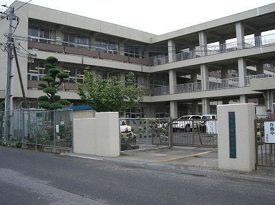 【モナリエ東手城の小学校】