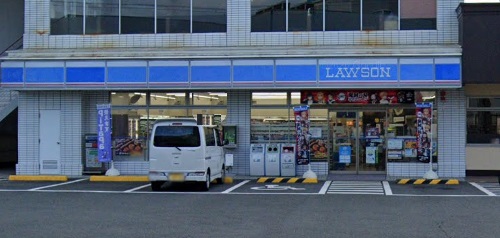 コンビニ　ローソン（コンビニ）まで827m