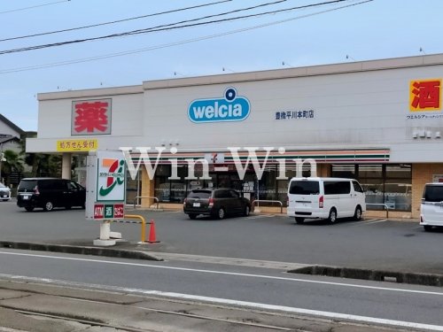 コンビニ　セブンイレブン　豊橋平川本町1丁目店（コンビニ）まで720m