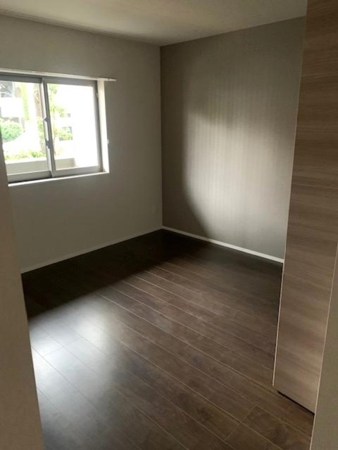 居室・リビング　洋室２