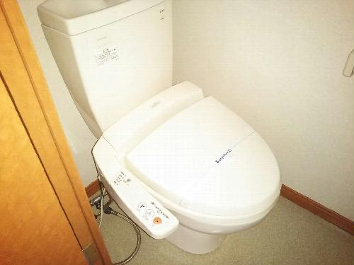 トイレ　温水洗浄便座付き。同タイプの写真です。