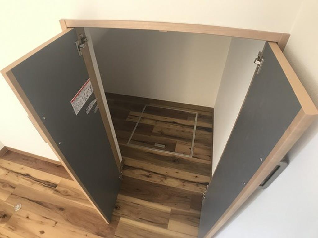 玄関　便利な収納。