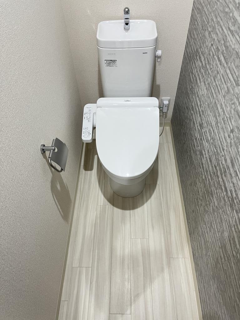 トイレ　※同タイプ同モデルを使用