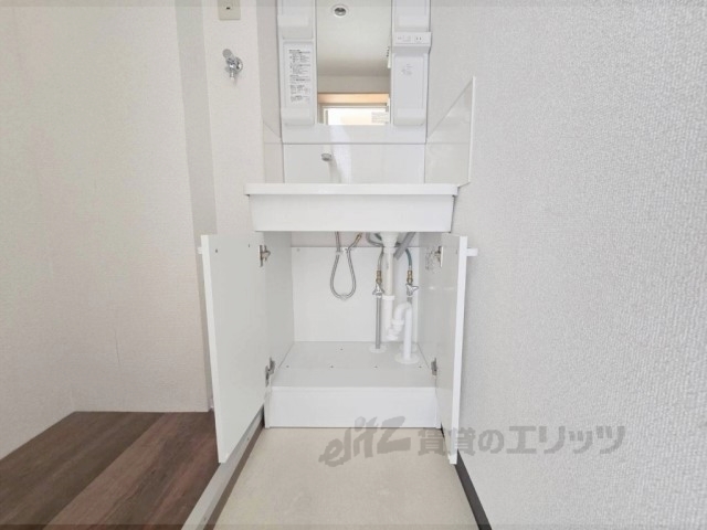 洗面設備　収納