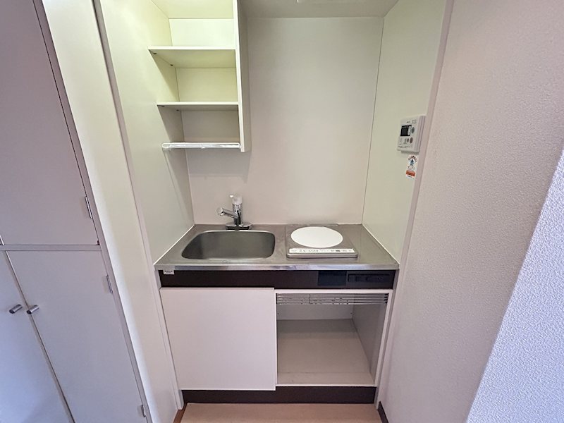 キッチン　※写真は別号室のものです。
