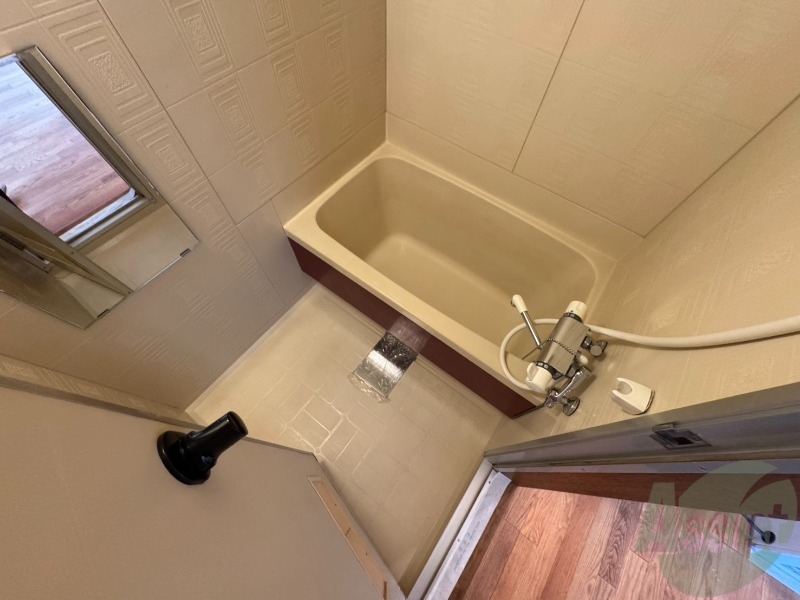 バス・シャワールーム　ユニットバスです。疲れを癒すのに欠かせませんね！