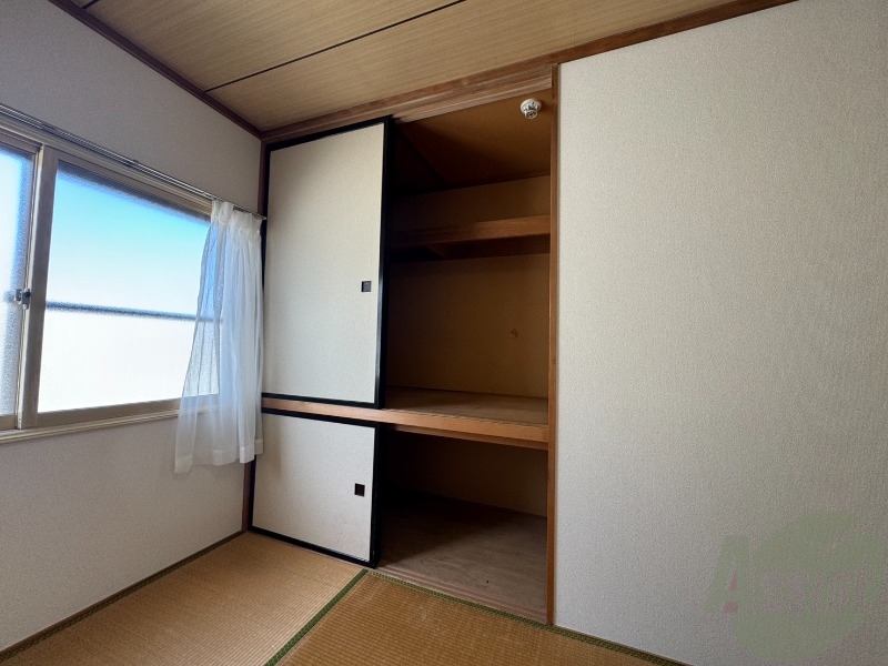 収納　こちらは収納です。物をしまう事ができますね！