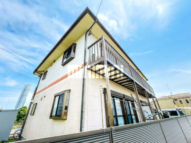 建物外観　すぐ近くに綺麗な公園があります。