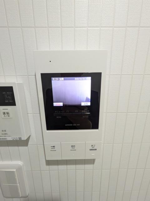 セキュリティ　セキュリティに役立つＴＶモニター付きドアホンです。（リフォー
