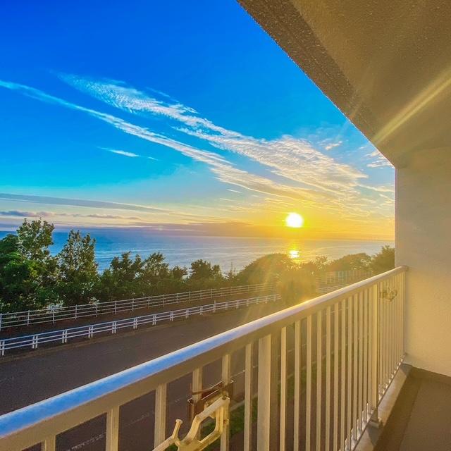 バルコニー　バルコニーから望む、息をのむようなオーシャンビュー